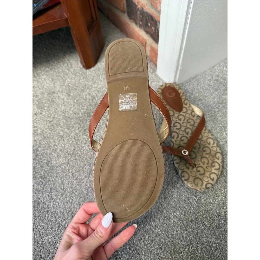Women's Guess By Guess Los Angeles Size 7.5 Monogram Sandals